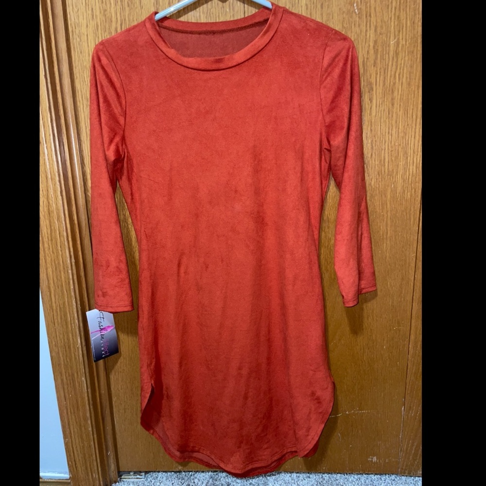 womens small orange long sleeved dress